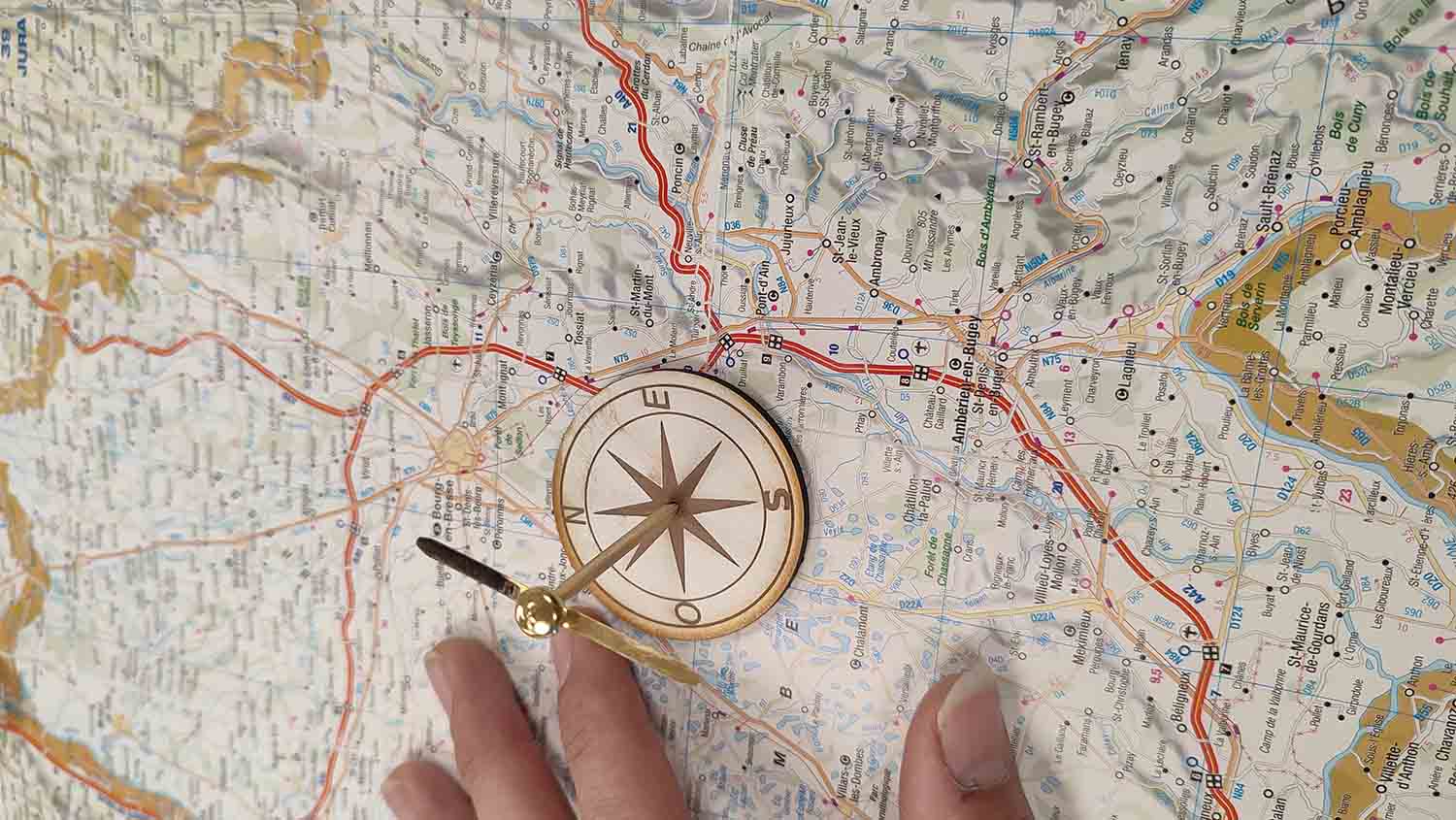 Atelier “Cartes et Boussoles : Trouve ta voie créative !“ (dès 9 ans)